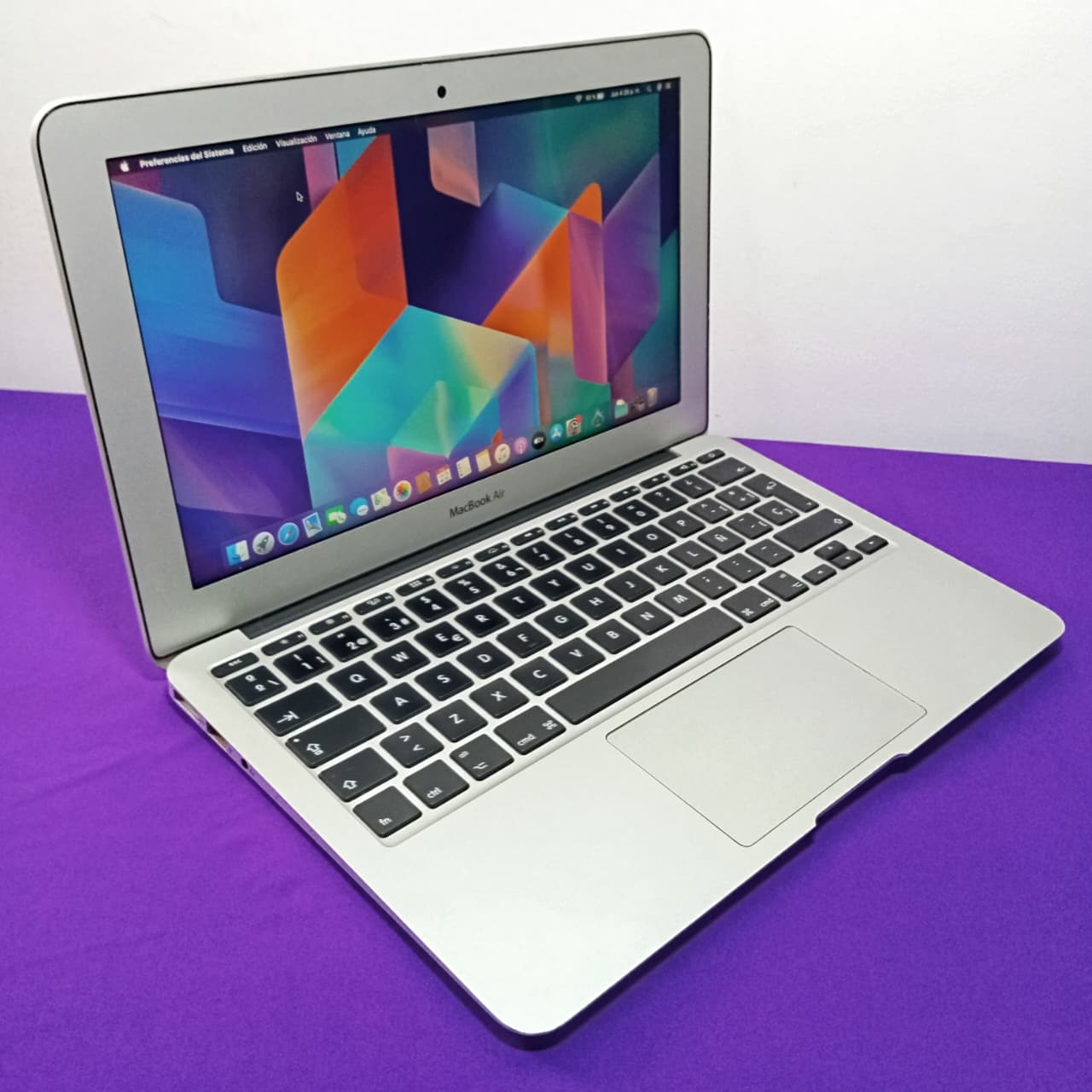 MACBOOK AIR 2015 / INTEL CORE i5 / 8GB RAM / 128GB SSD / 11″ LED